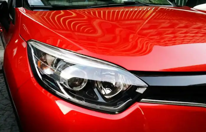 How to Clean Car Headlights the Right Way